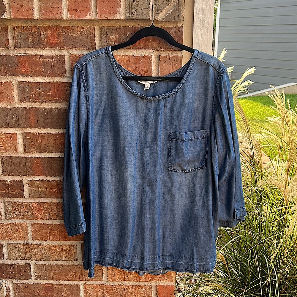 Alexander Jordan Ladies 1X Frayed Bottom Denim Top